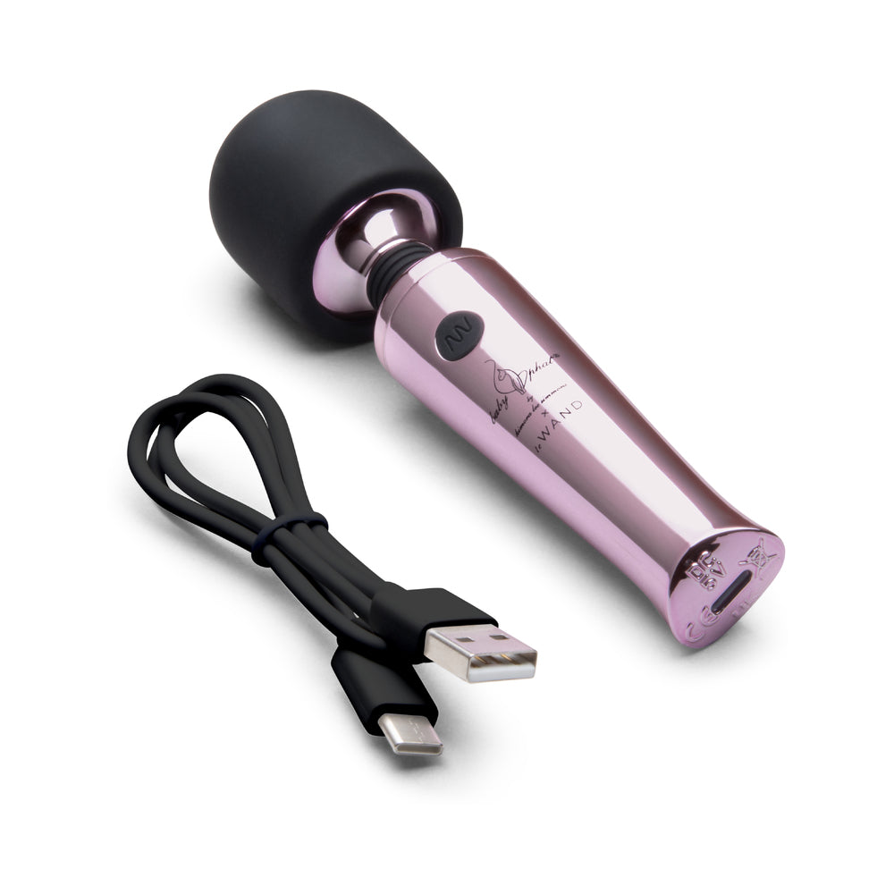 Baby Phat x Le Wand Classique Mini Rechargeable Vibrating Massager Pink